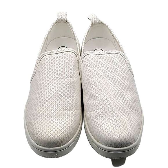 NWT Calvin Klein Women’s White Snake Print Leather Deva Slip-On Sneakers 8M - Picture 1 of 5